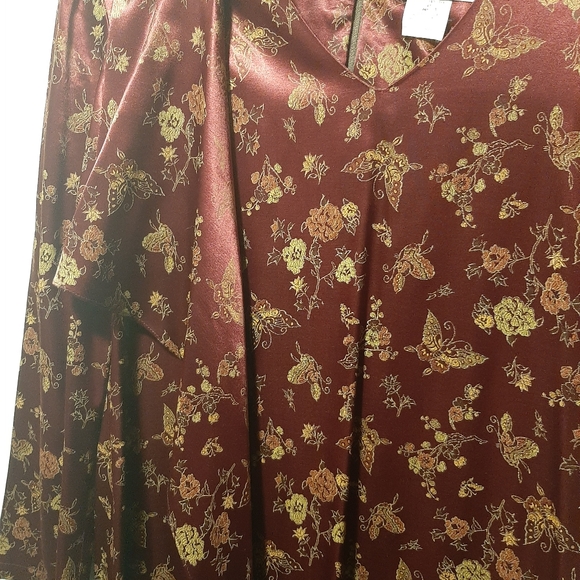 Beautiful Red Dress - Picture 2 of 3